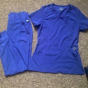 Cherokee infinity scrub set